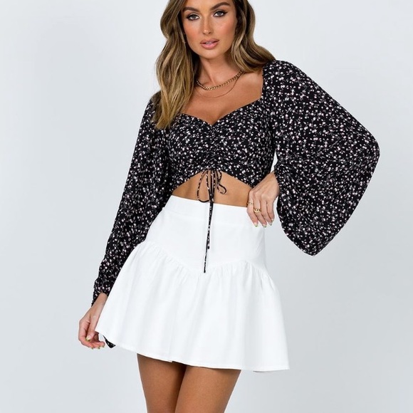 🤍Princess Polly Top - Picture 2 of 4